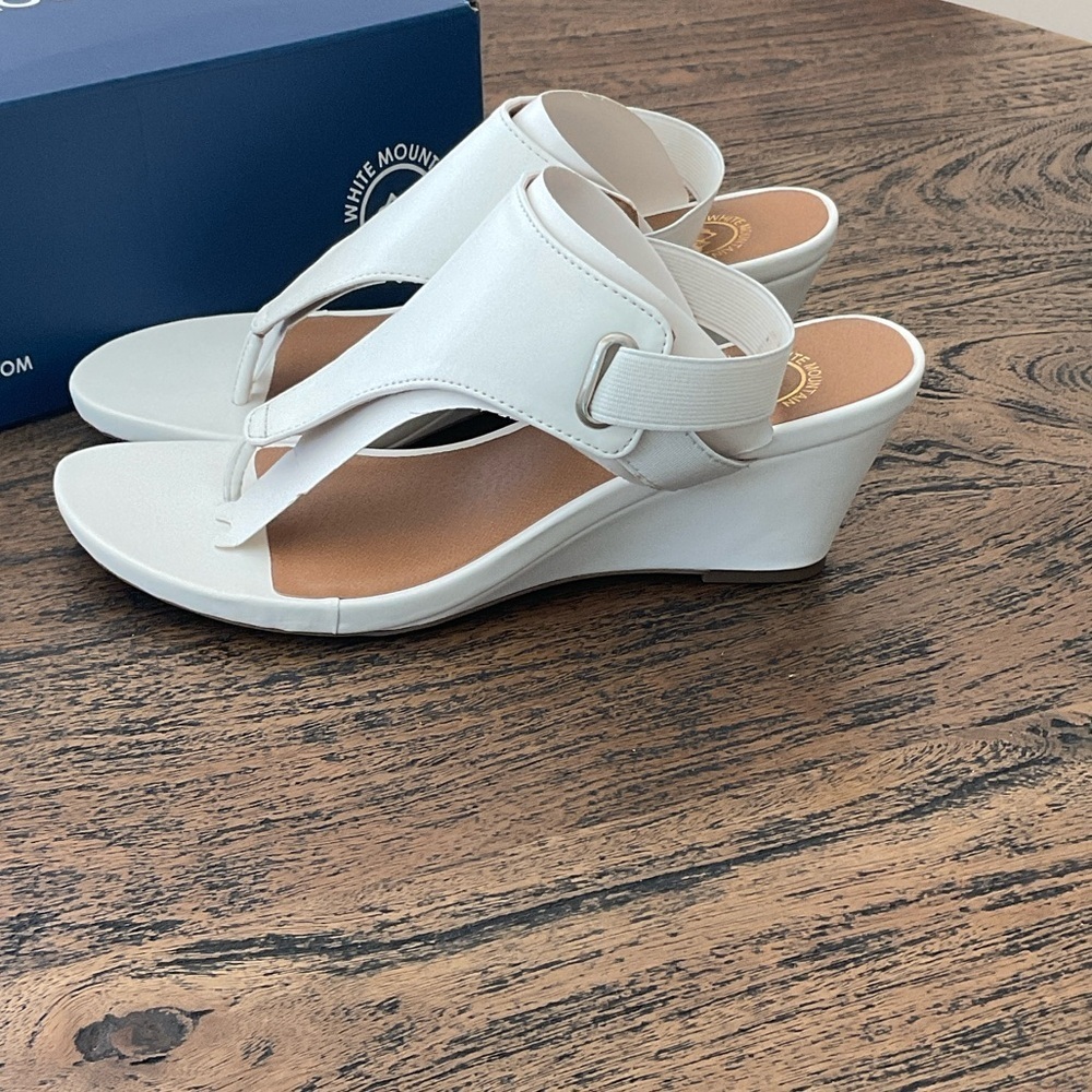White Mountain Women's Cream Sandals - Picture 2 of 2